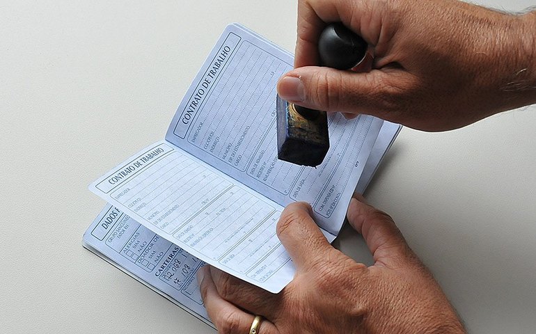 Lei determina inclusão de dados sobre raça em documentos trabalhistas