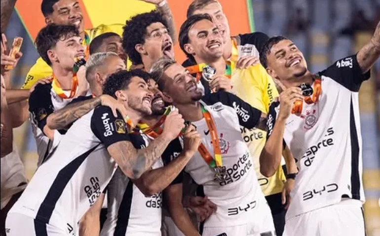 Corinthians provoca Vasco e Palmeiras com cardápio especial de Natal