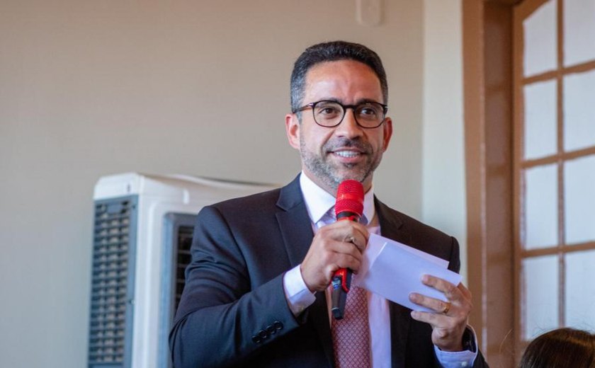 Governador antecipa salário dos servidores públicos estaduais