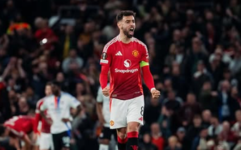 Bruno Fernandes rejeita oferta milionária do Al Hilal e permanece no Manchester United
