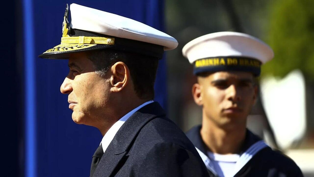 Ex-comandante da Marinha admite reuniões com Bolsonaro, mas nega existência de plano golpista
