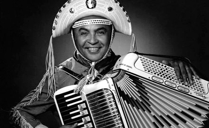 Luiz Gonzaga compôs cerca de 600 músicas e divulgou a cultura nordestina para todo o país Luiz Gonzaga compôs cerca de 600 músicas e divulgou a cultura nordestina para todo o país