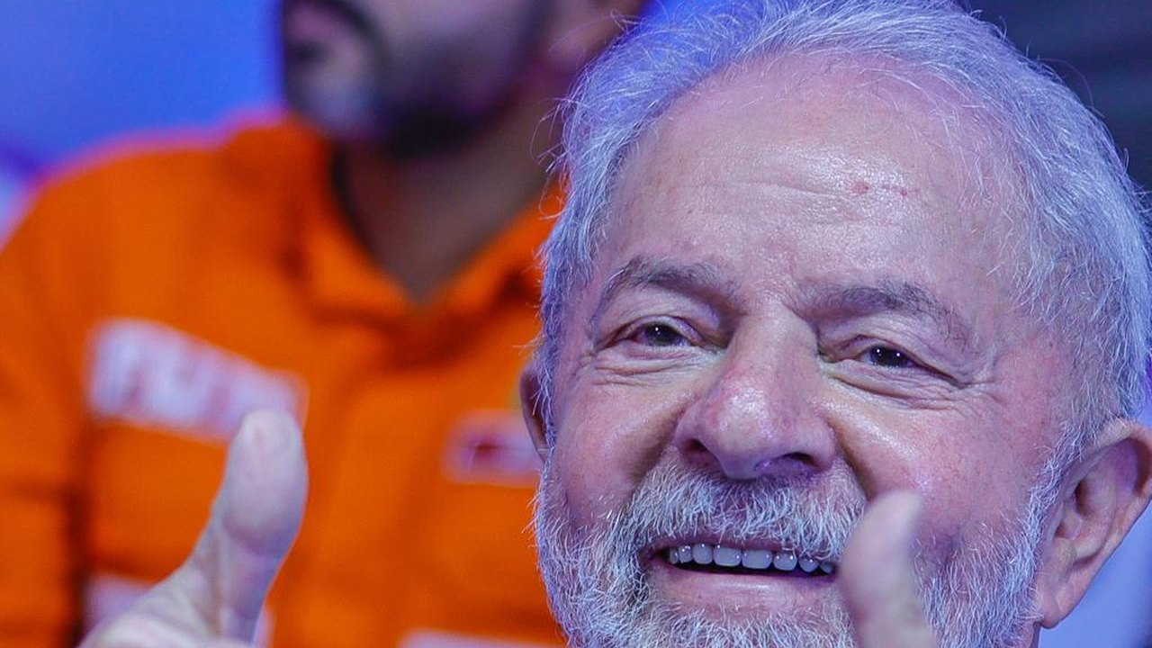 Lula defende moradia para pessoas de baixa renda: “Loucura é deixar um brasileiro dormir debaixo da ponte”
