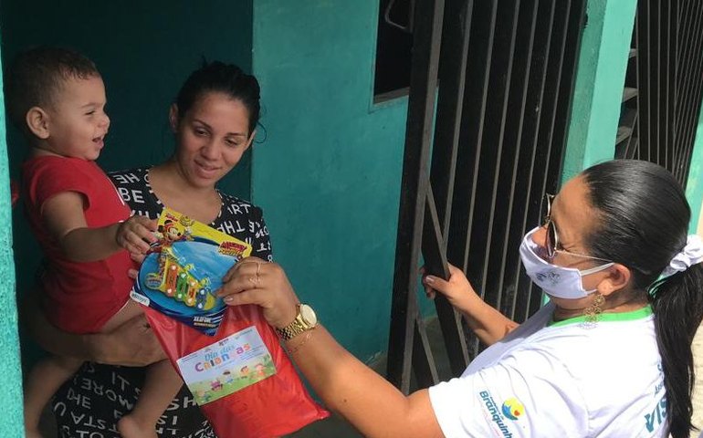 Assistência Social de Branquinha leva alegria para os pequenos do programa Criança Feliz