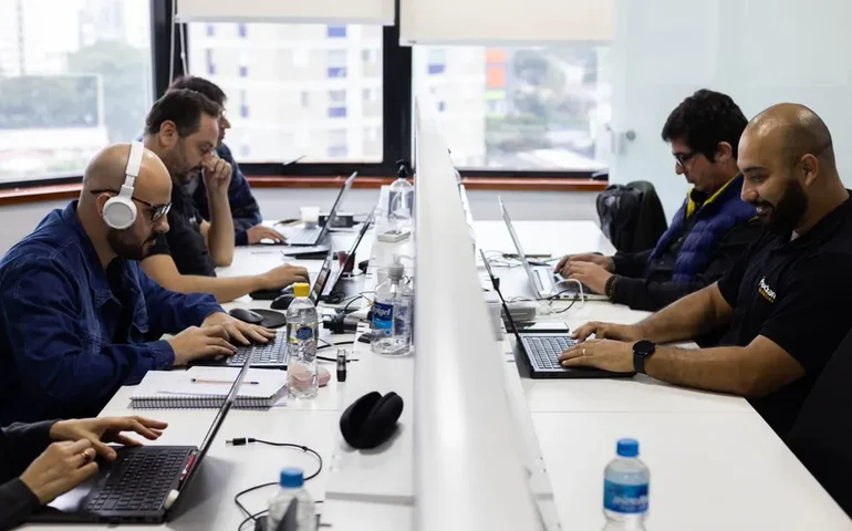 Semana de 4 dias:  conheça as empresas que participam do experimento brasileiro