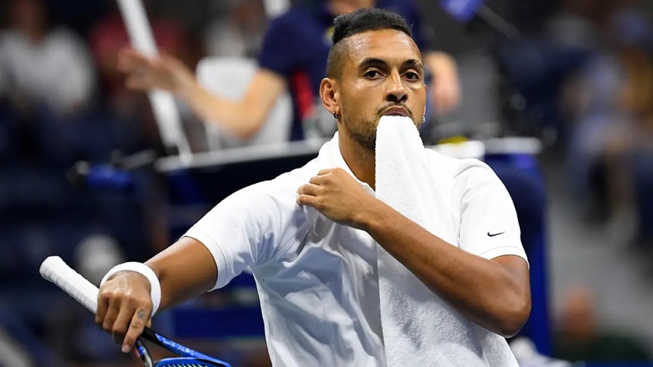 Torcedora expulsa da final de Wimbledon processa Nick Kyrgios por difamação