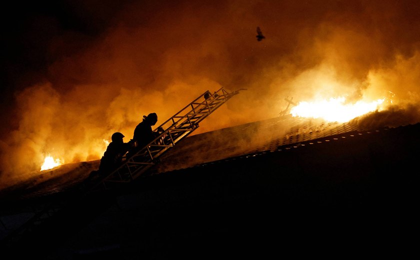 Rússia faz lançamento maciço de mísseis e drones contra a Ucrânia após bombardeio a porto russo