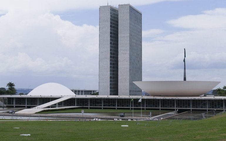 Centrão amplia cobiça por espaço no governo e age para assumir Embratur