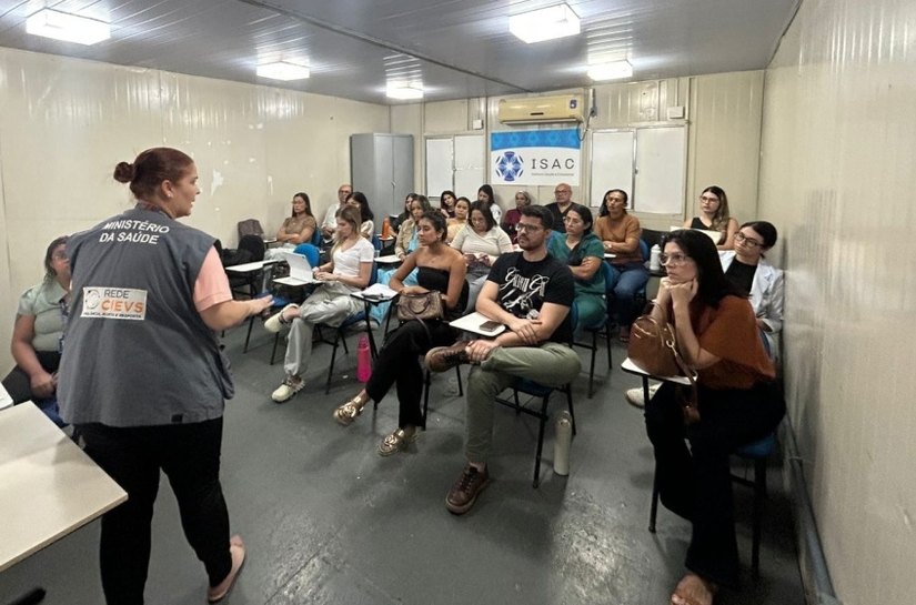 Saúde capacita profissionais da UPA Trapiche sobre doença meningocócica