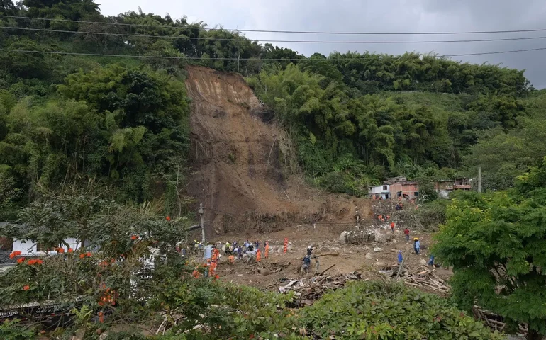 Governo brasileiro lamenta mortes em eslizamento de terra na Colômbiad