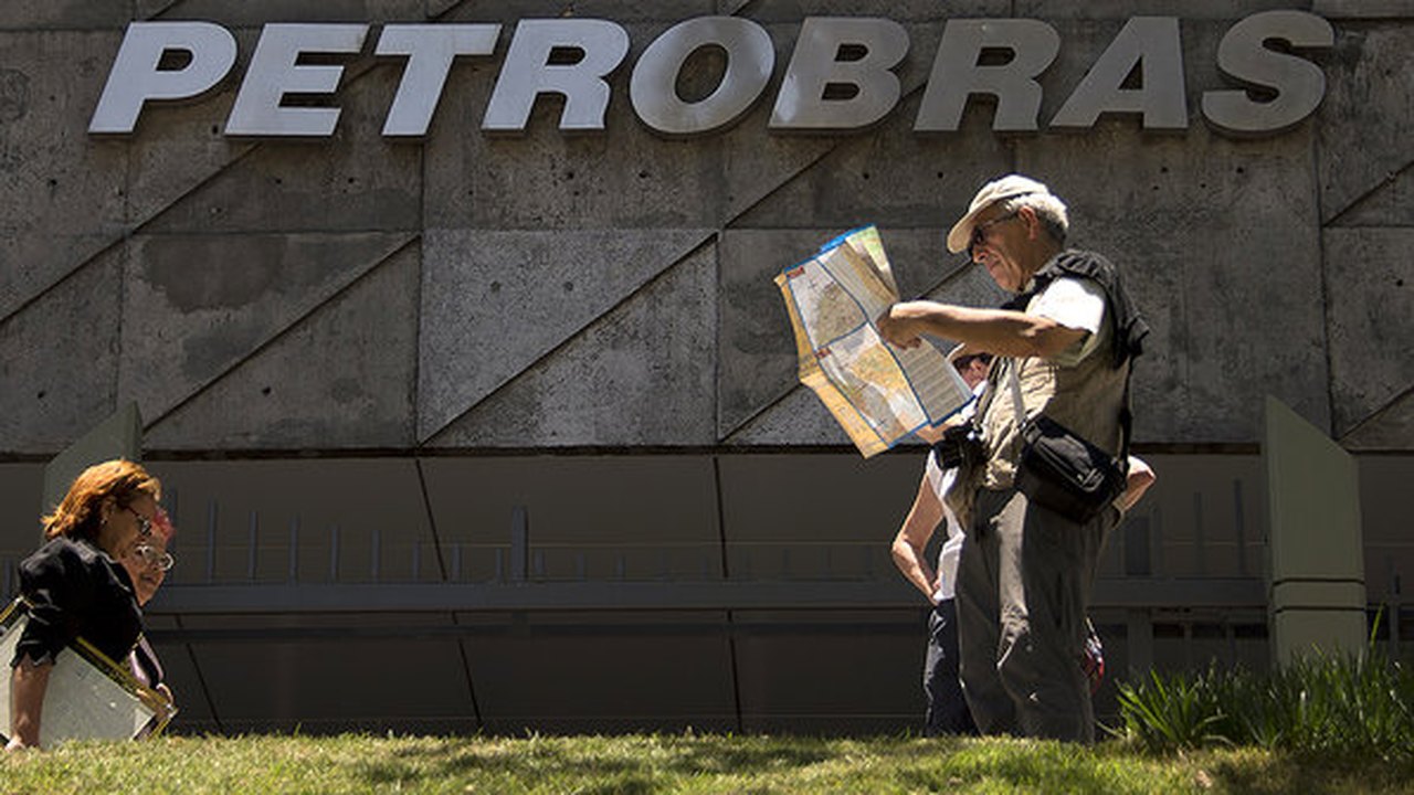 Petrobras eleva preços da gasolina em 18,7%, do diesel em 24,9% e do gás em 16%