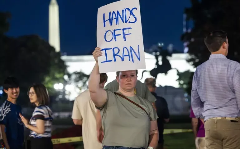 Irã diz que ataque dos EUA não vai parar programa nuclear