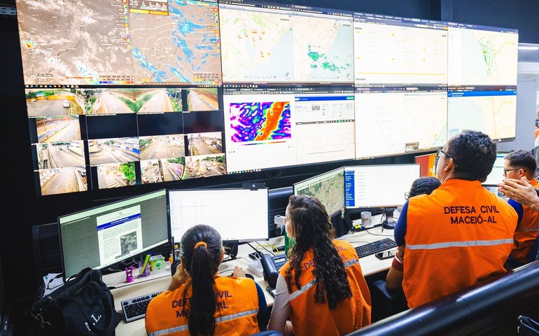 JHC determina que prevenção contra chuvas seja reforçada em áreas de risco