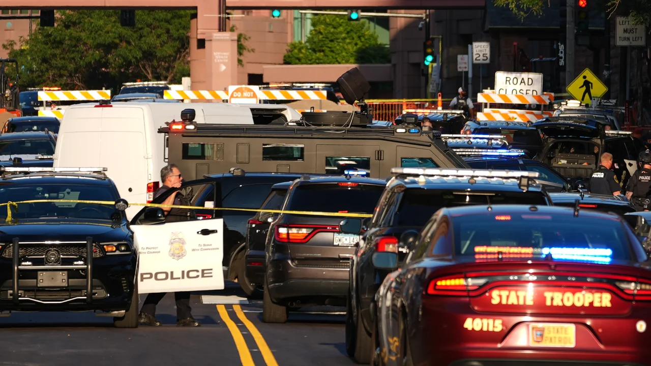 Homem que realizou o tiroteio mortal em um apartamento em Minneapolis foi investigado por porte ilegal de arma de fogo em junho.