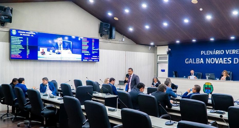 Vereadores debatem regulação de leitos em hospitais e aprovam moção a secretário Mourinha