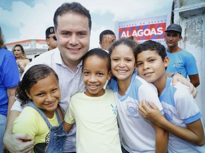 Renan Filho abre Governo Presente e recebe carinho da região Norte