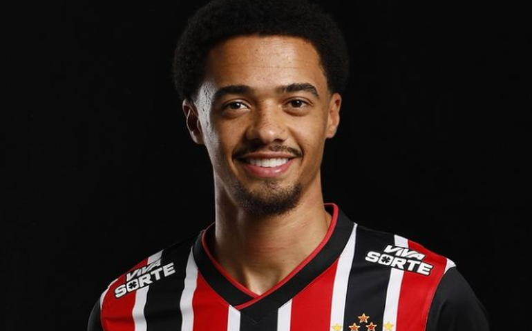 Jamal Lewis é apresentado no São Paulo e espera adaptação rápida: 'Vou trabalhar duro'