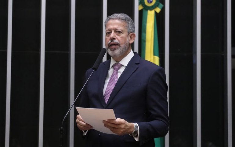 Temos batalha grande no plenário, posições divergentes e destaques a serem apreciados, diz Lira