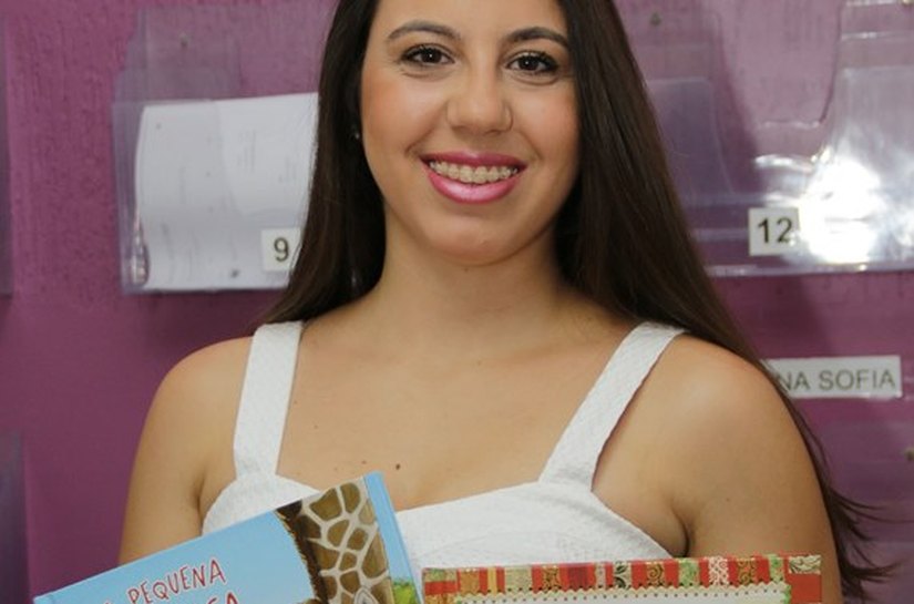 Empreendedorismo Livraria virtual faz sucesso enviando livros didáticos para várias cidades do país