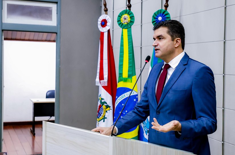 Rui Palmeira denuncia risco a aposentados após investimento de R$100 milhões do IPREV no Banco Master