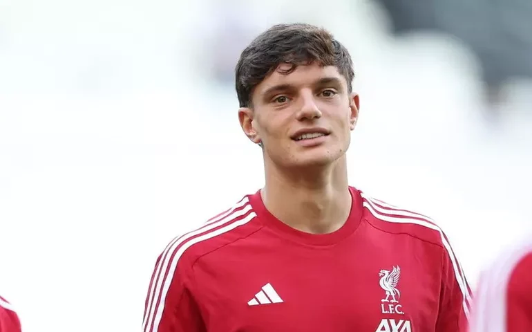 Joia italiana ficará 1 ano sem jogar por lesão no joelho