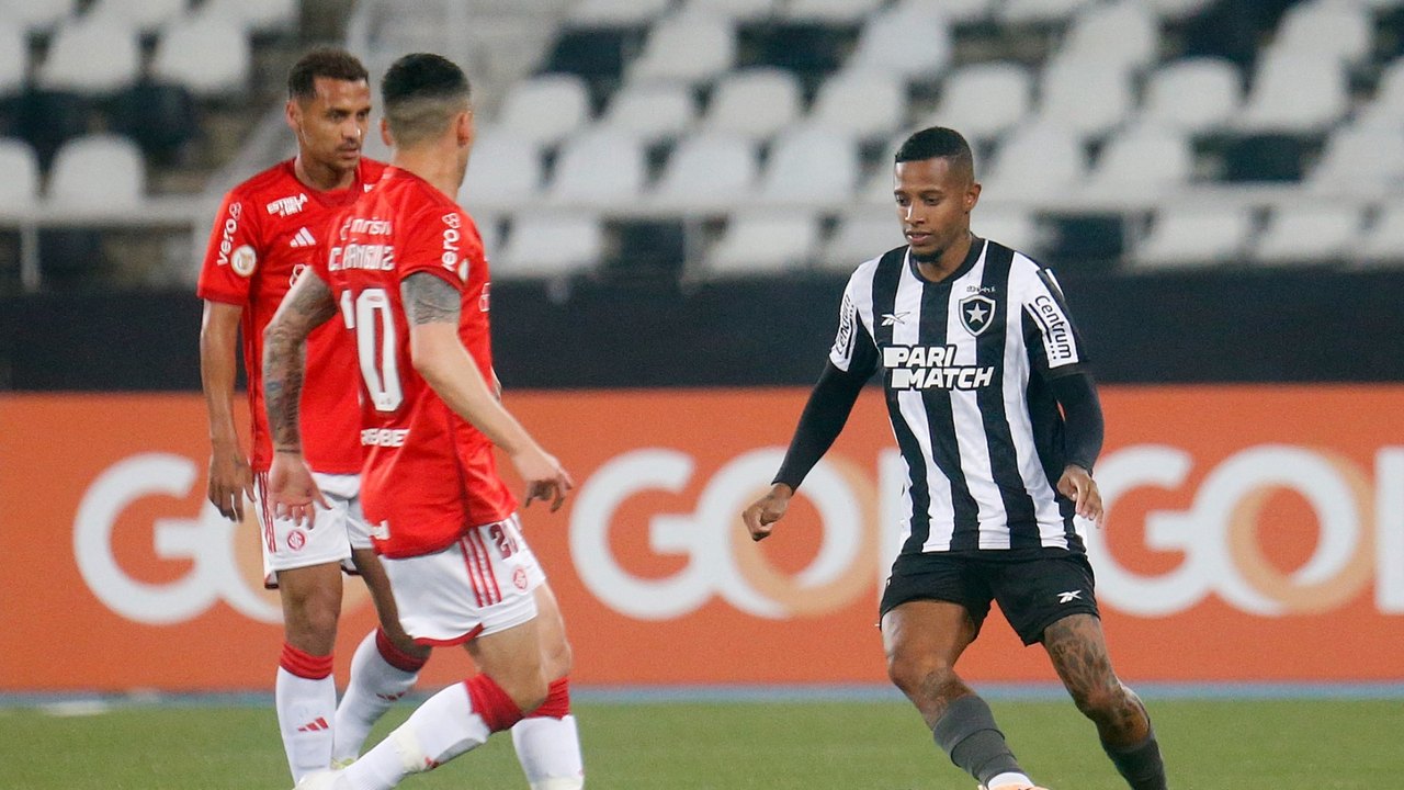 Perri falha, mas Botafogo vira sobre o Inter e fecha 1º turno com campanha histórica