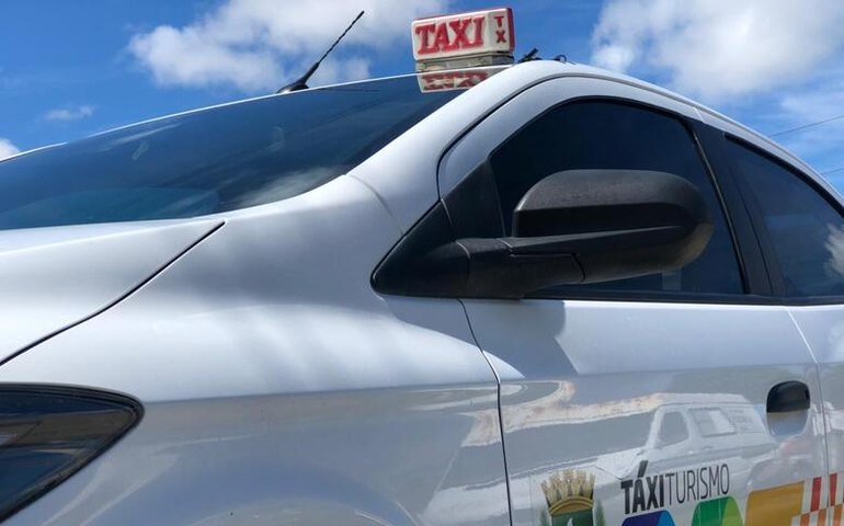 SMTT inicia cronograma de vistorias anuais aos táxis de Maceió