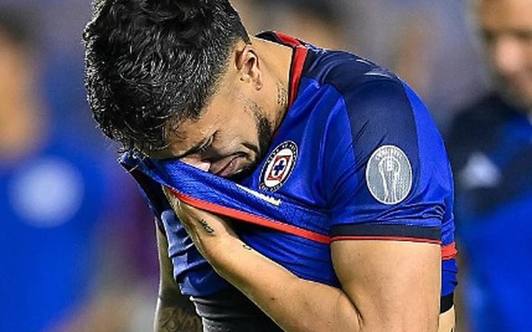 Morte da irmã é mais uma tragédia na família de Salcedo: ex-sogro do jogador também foi assassinado a tiros