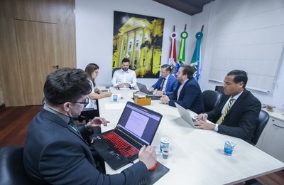 Câmara confirma convocação de novos servidores em reunião com promotora do MPE