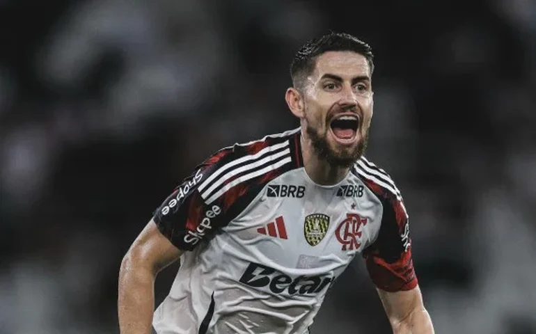 Torcedores do Flamengo protestam nas redes após episódio com enteada de Jorginho e segurança de Chappell Roan