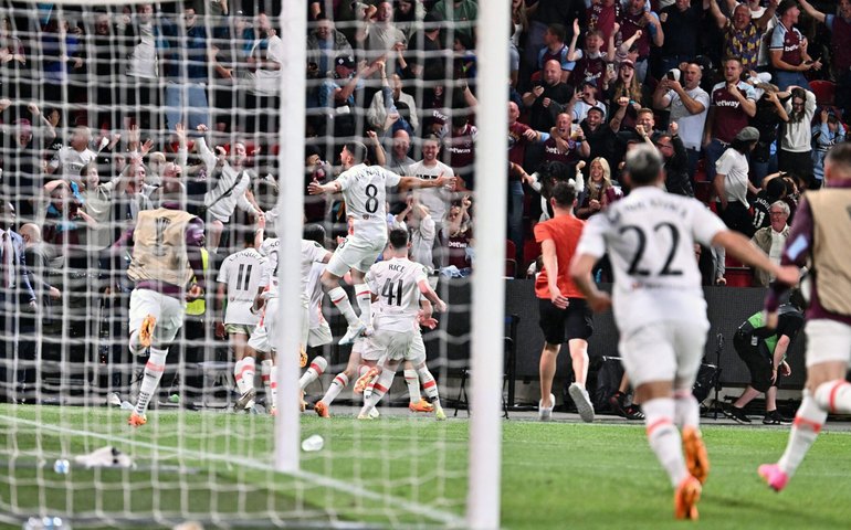 Paquetá dá passe para gol do título e West Ham vence a Liga Conferência diante da Fiorentina