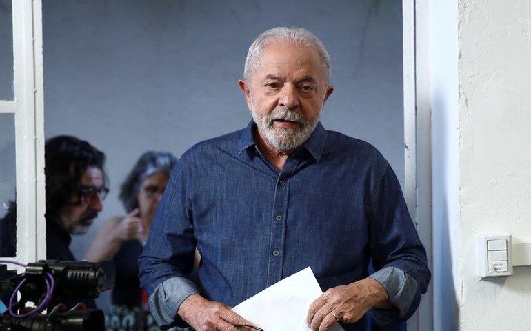 Em carta aberta, Lula promete combinar responsabilidade fiscal e social