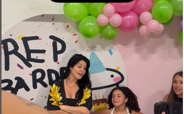 Samara Felippo é criticada por mudar 'com quem será' no aniversário da filha: 'Mãe feminista'