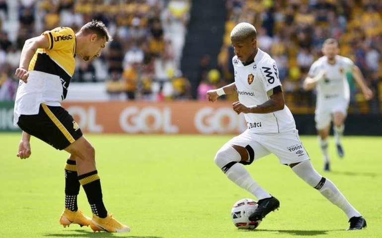 Criciúma e Sport continuam invictos na Série B após empate no Heriberto Hülse