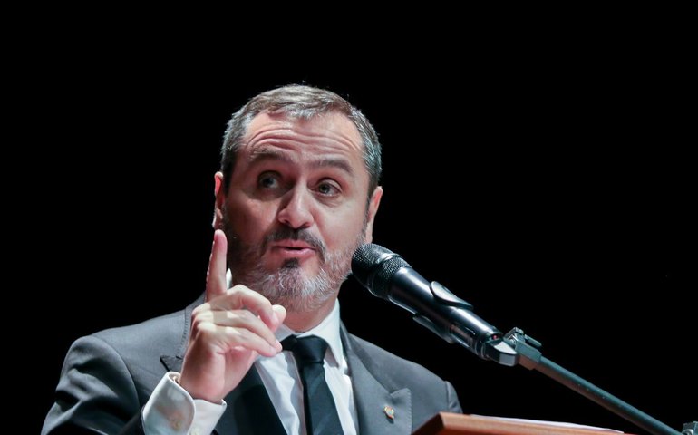 Polícia Federal investiga explosões em Brasília como ato terrorista