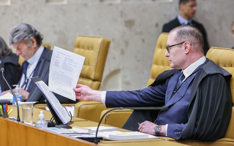 Zanin vota a favor de eleições diretas para governador do Rio