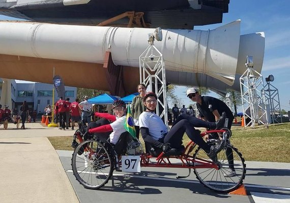 Equipe da UFF representa Brasil em competição de engenharia no Canadá
