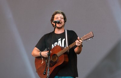 Chico Chico traz a turnê "Let It Burn / Deixa Arder" para o Space Shopping em outubro