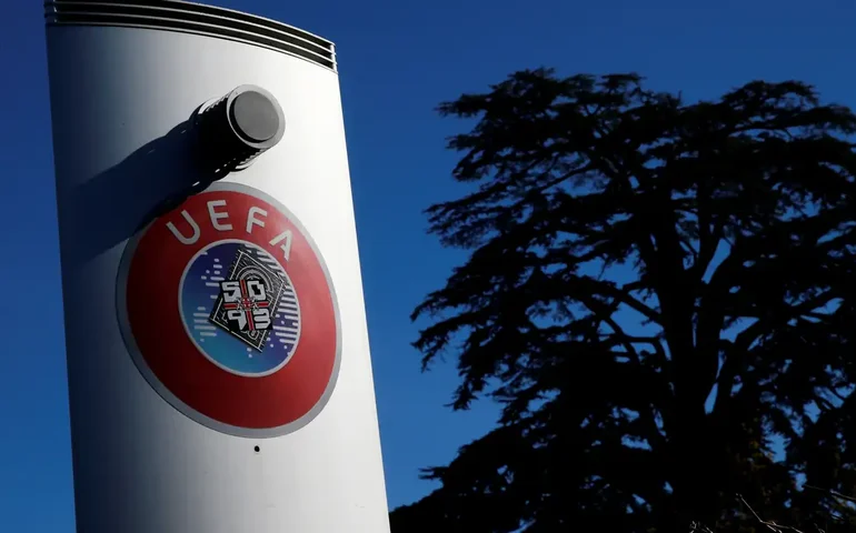 Uefa investiga árbitro inglês Coote por filmagem de suposto uso de drogas na Euro 2024