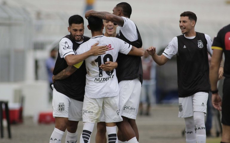 Ponte Preta vence CRB e desencanta na Série B do Brasileiro