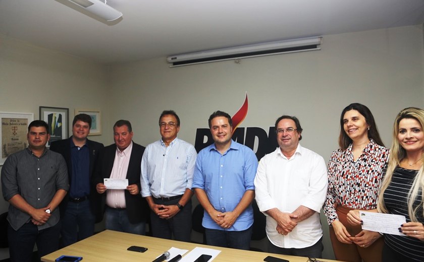 Mais dois prefeitos entram no PMDB de Alagoas
