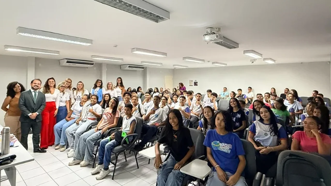 Aproximação com a sociedade: Judiciário conclui atividades de combate ao bullying escolar reunindo estudantes em ciclo de palestras