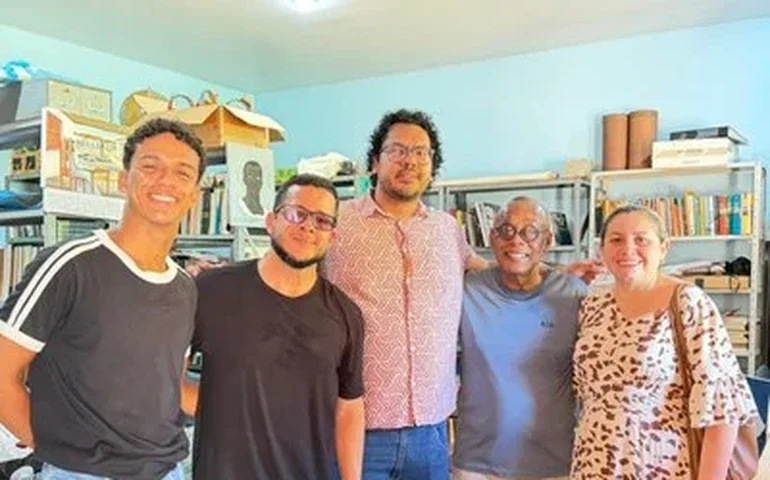 Neabi recebe doação do acervo completo do historiador Zezito Araújo