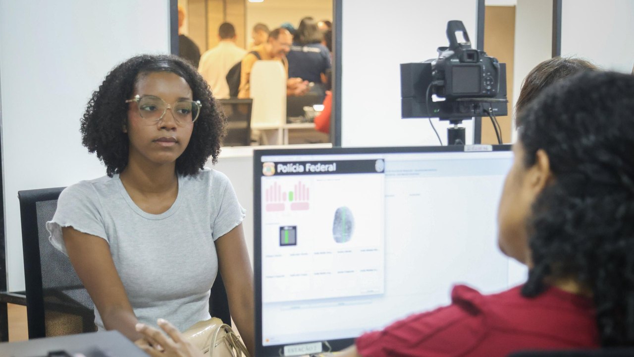 Estudantes alagoanos iniciam emissão de passaportes para a 3ª edição do programa Daqui Pro Mundo