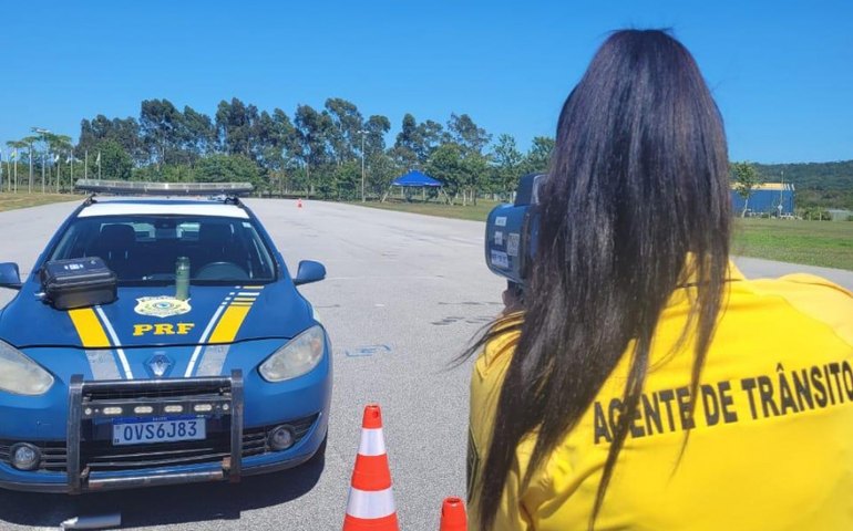 Servidora da SMTT conclui curso de Formação de Agente de Trânsito em Florianópolis