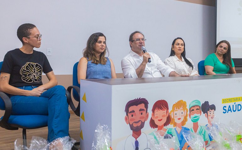Prefeito Luciano Barbosa realiza entrega de 80 enxovais a gestantes do projeto Mãe Arapiraquense