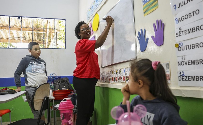 Pé-de-Meia para licenciaturas vai pagar bolsa mensal de mais de R$ 500