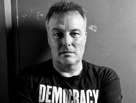 Jello Biafra, ex-vocalista do Dead Kennedys, sofre AVC e é internado