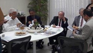 Reunião deputados e sindicalistas / Foto: Aldaci Souza