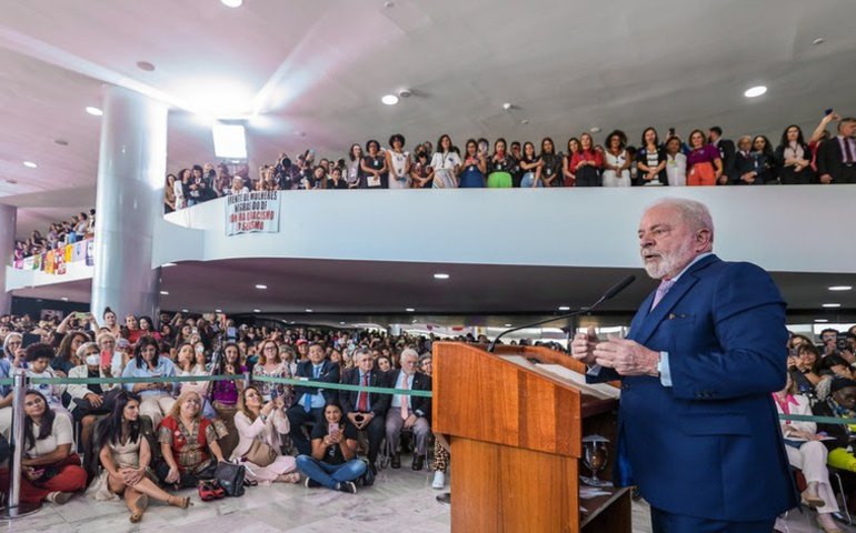 “Nada justifica a desigualdade de gênero”, diz Lula